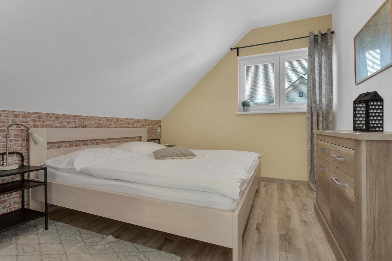 Family Apartments Klinovec Лоучна-под-Клиновцем Экстерьер фото