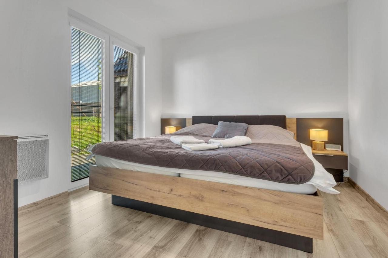 Family Apartments Klinovec Лоучна-под-Клиновцем Экстерьер фото